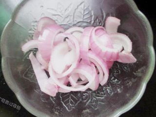 7、麻辣香锅,洋葱切丝