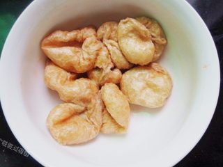 11、麻辣香锅,面筋泡用热水煮软待用