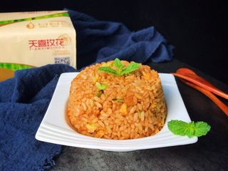 13、酱油炒饭,米饭装碗里倒扣即可，是不是很有食欲