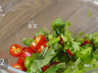 7、适合上班族的快手凉菜，蒜泥肥牛吃的巨过瘾,加入香菜