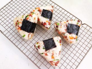 26、健康减脂午餐便当,营养美味的饭团就做好了，上班族的便当，出游的美食，味美适口，携带方便~