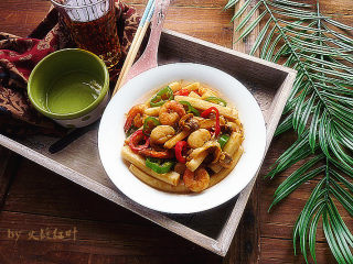 5、三鲜炒年糕,上碟即可食用