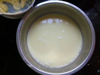 9、牛奶玉米汁,过滤好的豆浆非常的细腻。