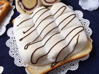 29、四种方式吃吐司,也趁热吃，太拉丝，嘴都沾满了，嘻嘻