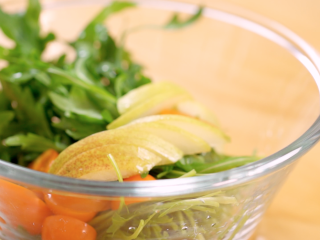 9、意式香煎羊排,用自己喜欢的蔬菜做一份简单的沙拉