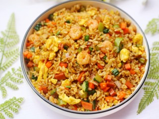 15、好吃到飞起的虾仁酱油炒饭,成品。