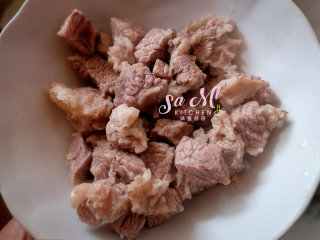 9、秘制咖喱土豆牛肉,牛肉块沥水控干
