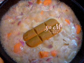 17、秘制咖喱土豆牛肉,关火放入咖喱酱块，待咖喱块彻底融化后