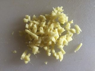 5、香煎豆腐,姜切末