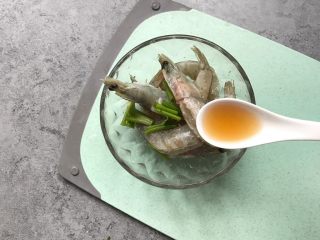 9、芝士焗大虾,料酒半汤匙去腥