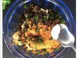 4、鸡肉卷～营养丰富,加少许盐