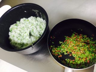 11、西兰花饭团,材料很简单 味道很好哟