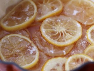 9、柠檬蜜&柠檬冰红茶,待锅子冷却下来，砂糖也融化