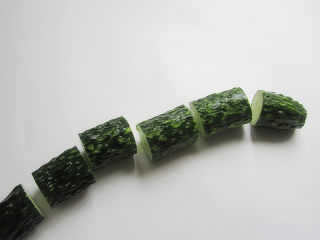 4、下酒菜凉拌黄瓜花生米,黄瓜切段