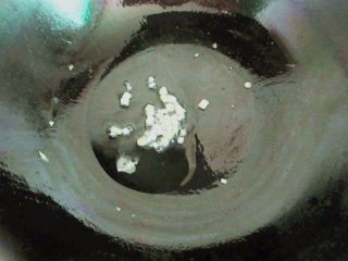 7、炒饭蛋糕，伪装成小蛋糕的鸡蛋炒米,锅内放入少许油，煸香葱沫