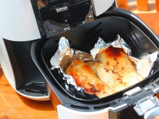 10、香蒜蜂蜜烤鸡胸,时间结束后，香喷喷的烤鸡胸就做好了。