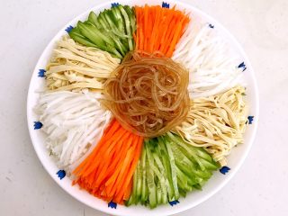 10、东北家常凉菜,加入水晶粉