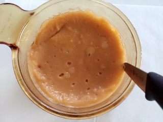 9、米粉“布丁”—可以抓在手上吃的米糊7M ,借助工具在小碗壁上轻轻分离面糊布丁，然后直接倒扣即可