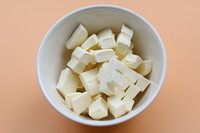 8、奶酪面包,奶酪馅完成，因为糖放得少所以不甜腻。奶酪用的KIRI。