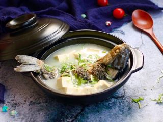 8、鲫鱼豆腐汤,成品图