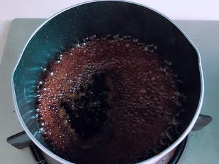 2、网红爆浆珍珠蛋糕,小火煮开，多沸腾一会儿