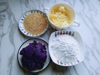 5、芝士紫薯球#附紫薯泥制作#,食材准备好。