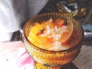 17、清热养颜的 皂角米银耳雪梨汤,燥热时来一碗清热润肺的甜汤,再好不过~