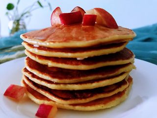 11、香蕉松饼的健康做法,装盘。