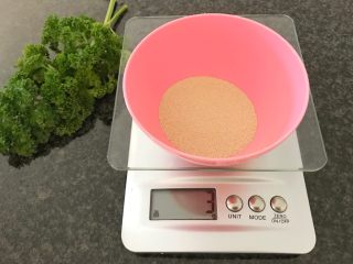 5、#家有烤箱#黑芝麻豆沙面包,3g酵母，