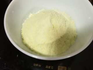 3、雪花酥,奶粉称好重量 