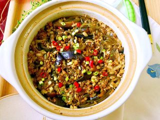 17、肉末茄子粉丝煲,成品