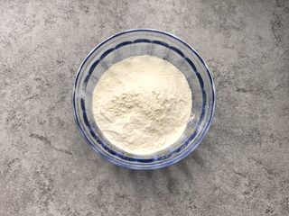 2、虾仁香葱饼,普通面粉150g