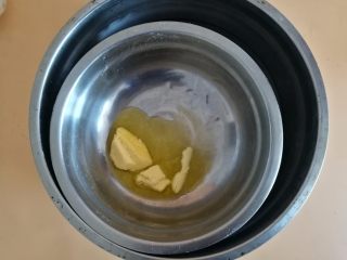1、棒棒糖蛋糕,1.黄油隔水融化