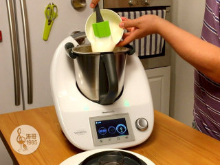 10、低脂芒果冰淇淋，脂肪含量仅有1％,接着再加入没有冻过的酸奶