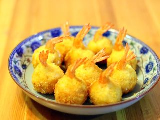 17、黄金虾球,金黄金黄的特别漂亮。