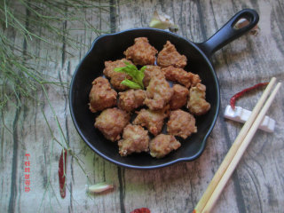 13、干炸肉丸子,边做边吃的感觉最好，刚出锅的最好吃