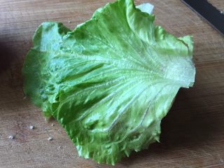 9、芝士培根汉堡，完胜KFC ,然后，放上生菜；