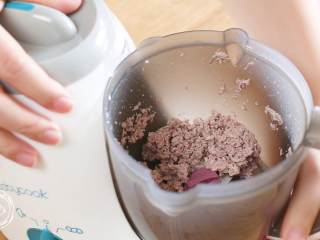 2、牛肉土豆粥8m+,这是搅打之后的样子~