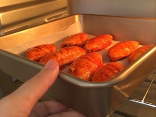 7、【吮指鸡翅】舌尖上的美味儿,放入烤箱