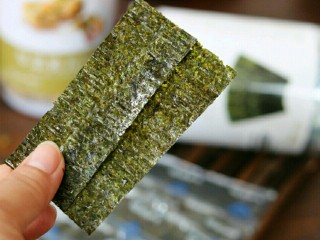 7、海苔味鸡柳(烤箱版),取出海苔