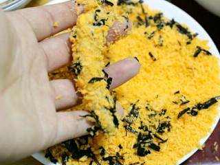 11、海苔味鸡柳(烤箱版),最后放入面包糠中裹匀～
