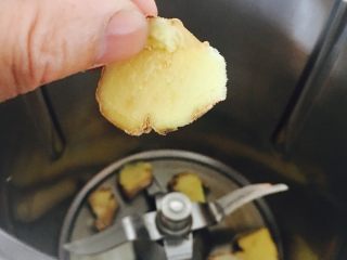 7、糖醋小排,看看10克生姜,感觉蛮多。