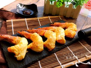 10、酥皮大虾,大虾鲜嫩。