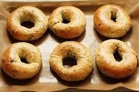 15、海苔贝果,出炉后散热后密封保存。