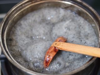 7、黑芝麻糊,14.煮至糊状粘稠即可