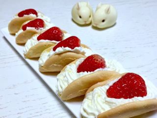 26、奶油小贝草莓????蛋糕,成品