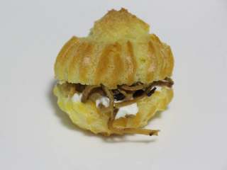 15、沙丁鱼咸奶油泡芙,盖上盖。