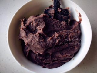 4、驴打滚,炒到比较干的状态就OK啦！