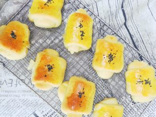 12、超级松软的牛奶小餐包,以后会常做这个全家都喜欢的小餐包!