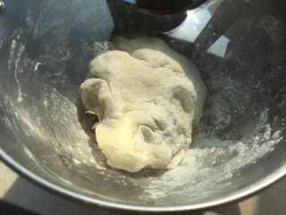 23、（Chinese Burger King）肉夹馍,盖上盖子发酵至1.5倍大。夏天太阳下半个小时差不多。